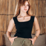 square rip sleevless top